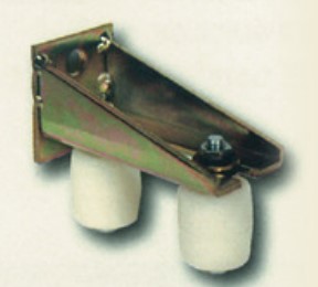 38.X70 DOUBLE GUIDE ROLLER WITH ADJUSTABLE BRACKET